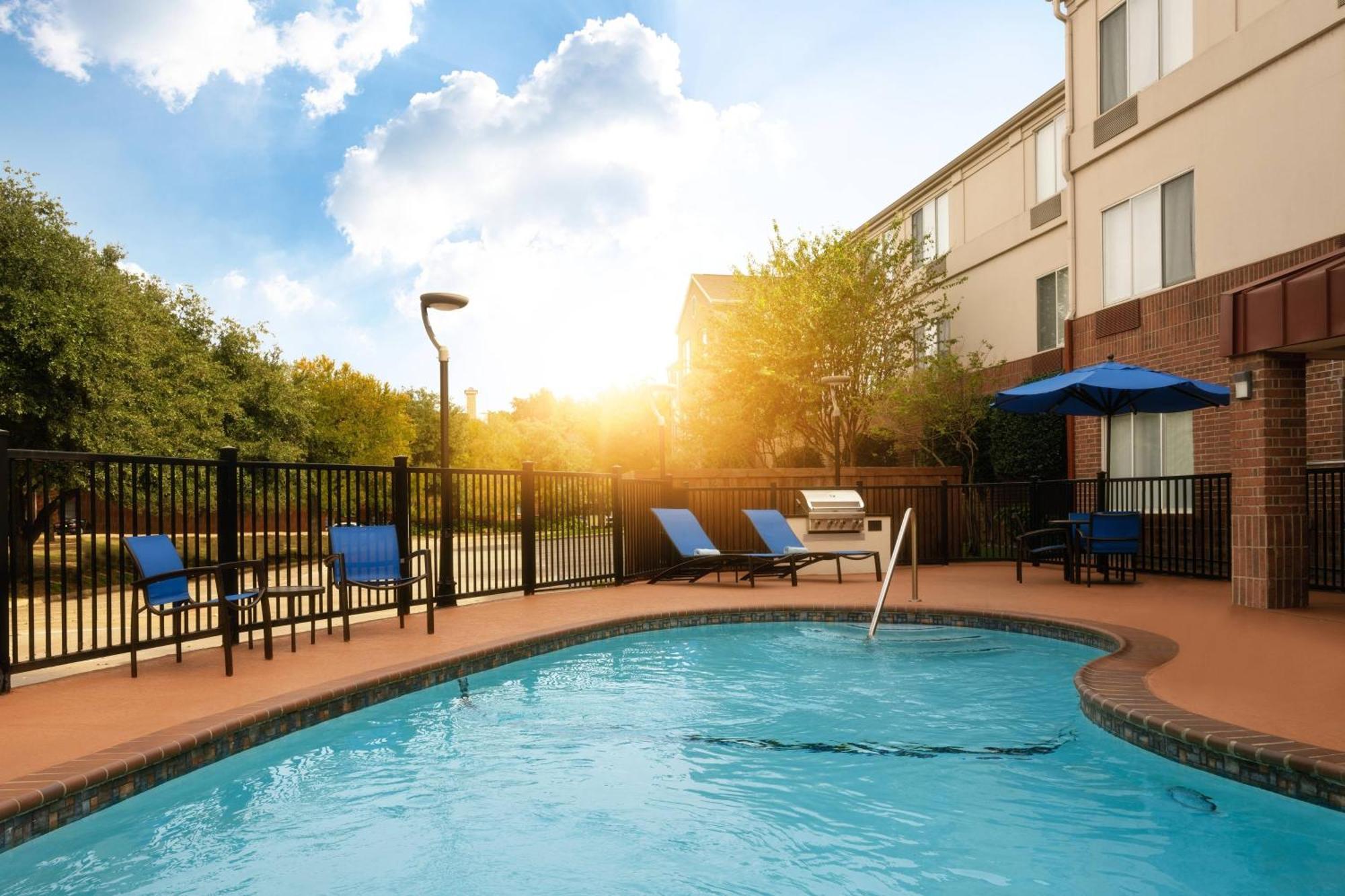 Springhill Suites Dallas Arlington North Exterior foto